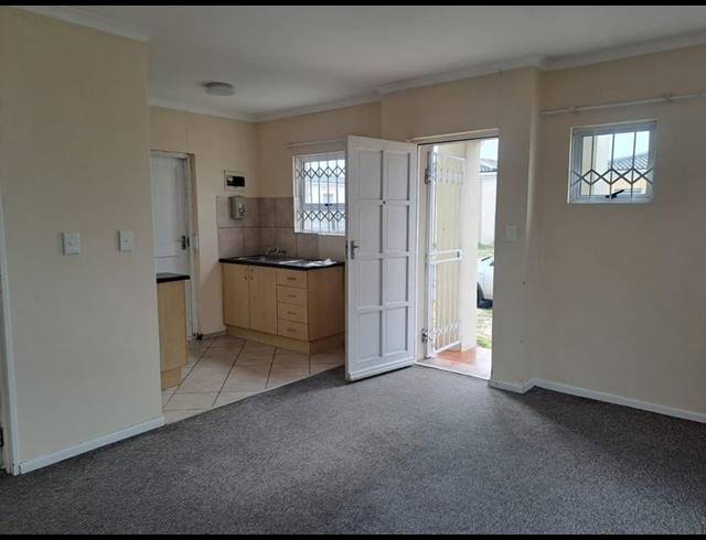 2 BEDROOM PROPERTY TO RENT IN GAYLEE